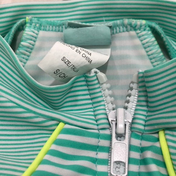 Rash Guard - Hot Water - Picture 2 of 2